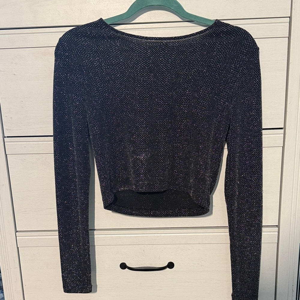 H&M Black & Silver Sparkle Long Sleeve Crop Top – Size 4 (NWOT)